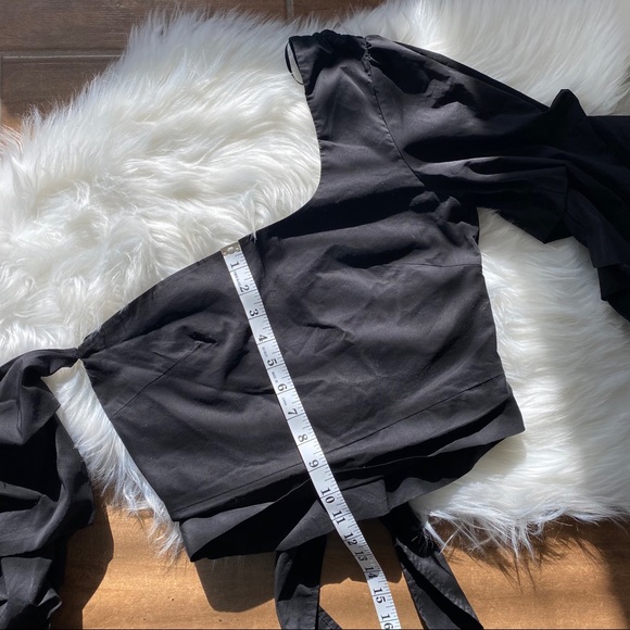 ASTR the Label Off theShoulder Puff Sleeve CropTop - Picture 3 of 4